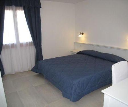 Sillia Appartamenti Pinzolo Δωμάτιο φωτογραφία